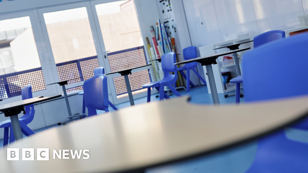 Hampshire teacher banned over sexual comments to pupils Hampshire teacher banned over sexual comments to pupils